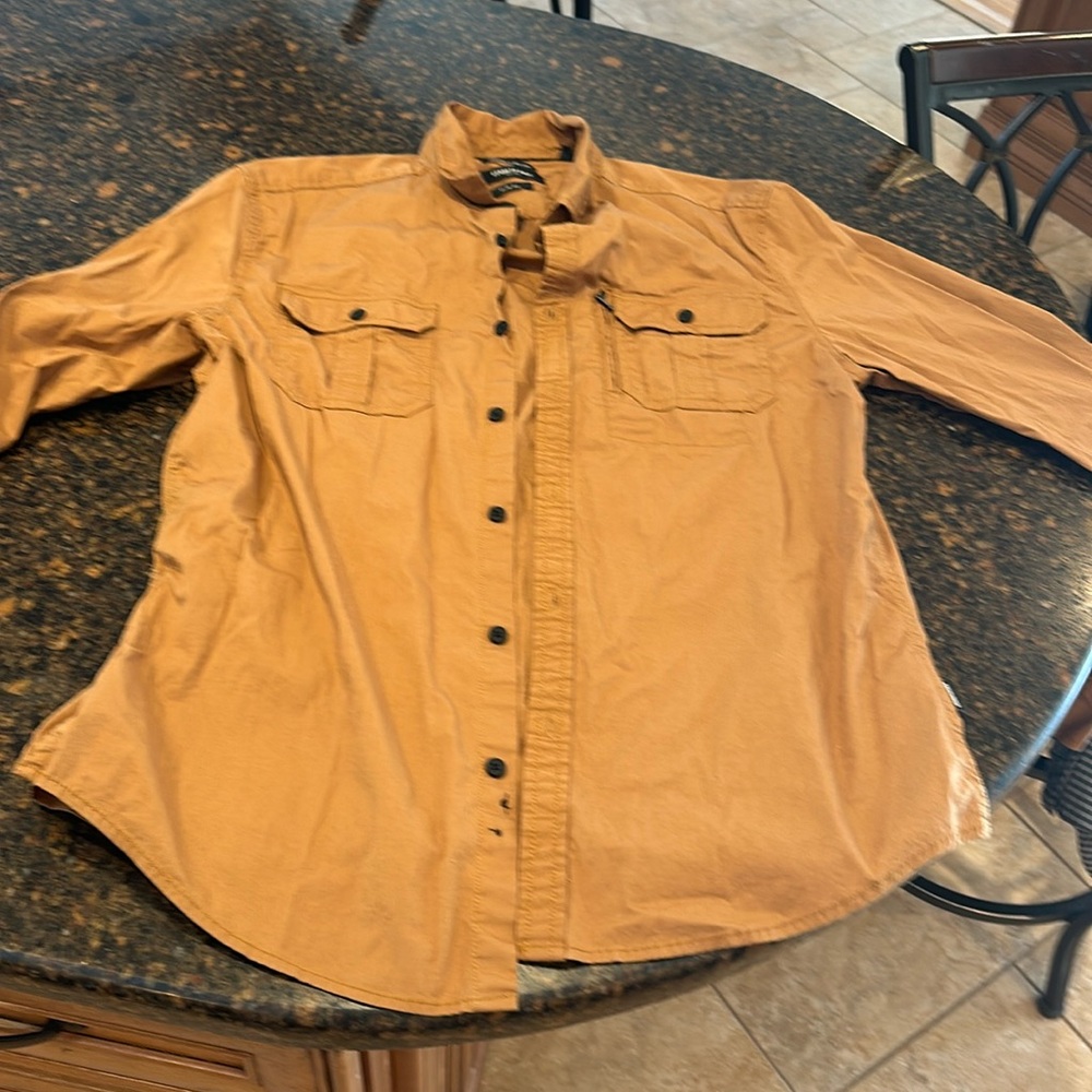 Kenneth Cole slim fit Large shirt